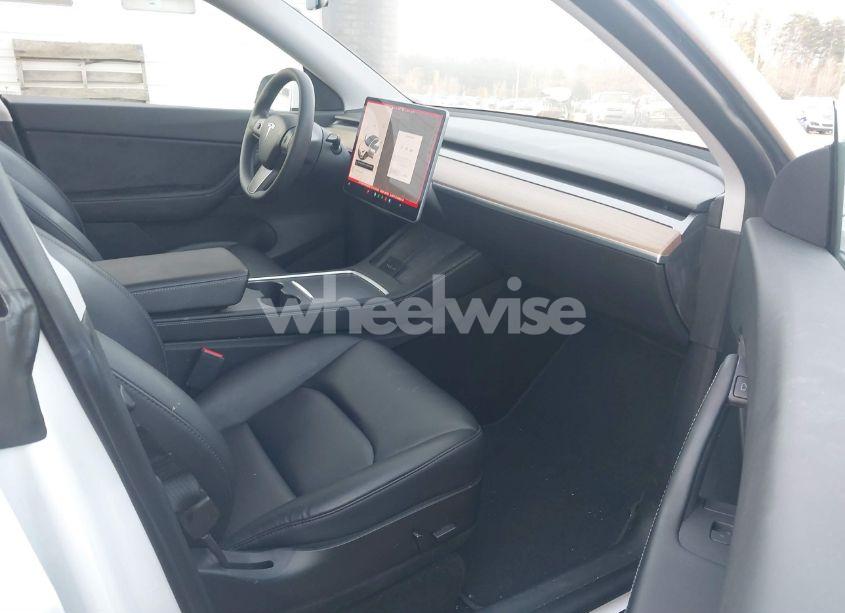 Photo 5 of 2021 Tesla Model Y LONG RANGE DUAL MOTOR ALL-WHEEL DRIVE (VIN 5YJYGDEE7MF262082)