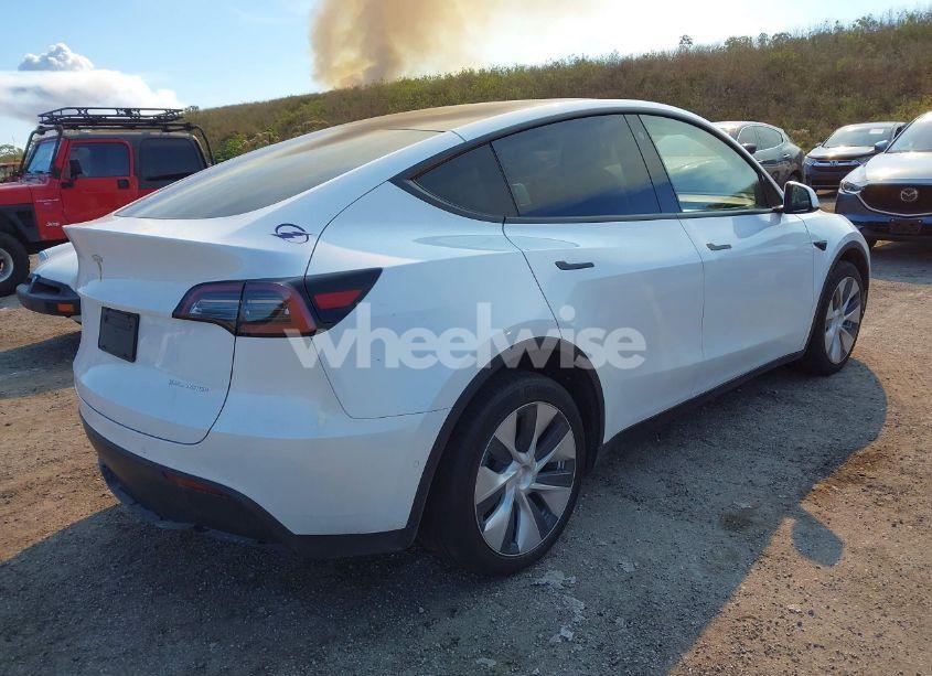 Photo 4 of 2021 Tesla Model Y LONG RANGE DUAL MOTOR ALL-WHEEL DRIVE (VIN 5YJYGDEE7MF262440)