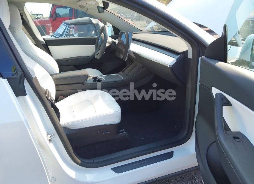 Photo 5 of 2021 Tesla Model Y LONG RANGE DUAL MOTOR ALL-WHEEL DRIVE (VIN 5YJYGDEE7MF262440)