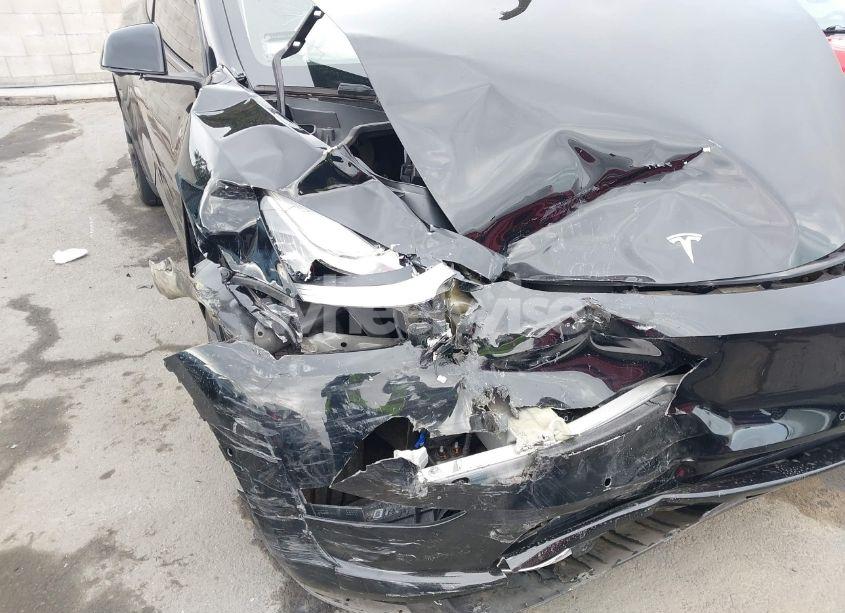 Photo 6 of 2021 Tesla Model Y LONG RANGE DUAL MOTOR ALL-WHEEL DRIVE (VIN 5YJYGDEE7MF284017)