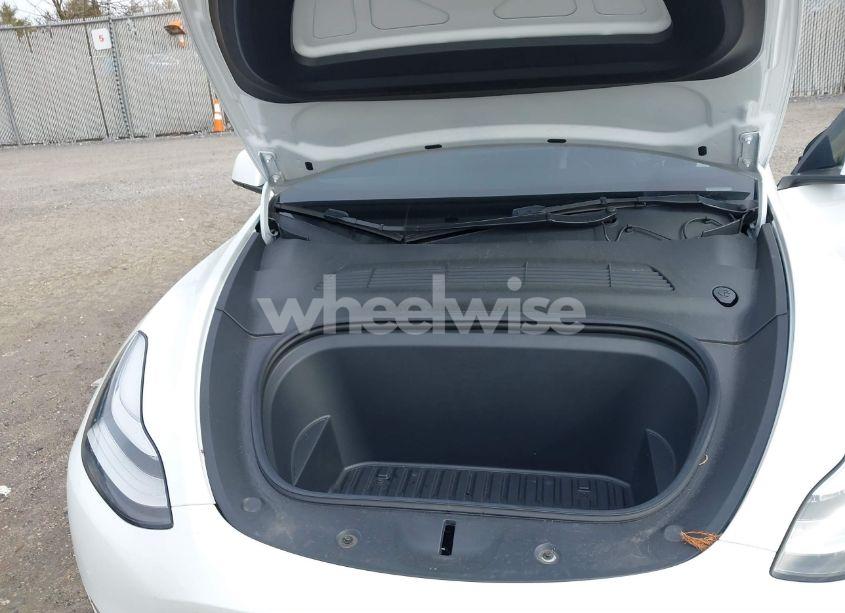 Photo 10 of 2021 Tesla Model Y LONG RANGE DUAL MOTOR ALL-WHEEL DRIVE (VIN 5YJYGDEE7MF299522)