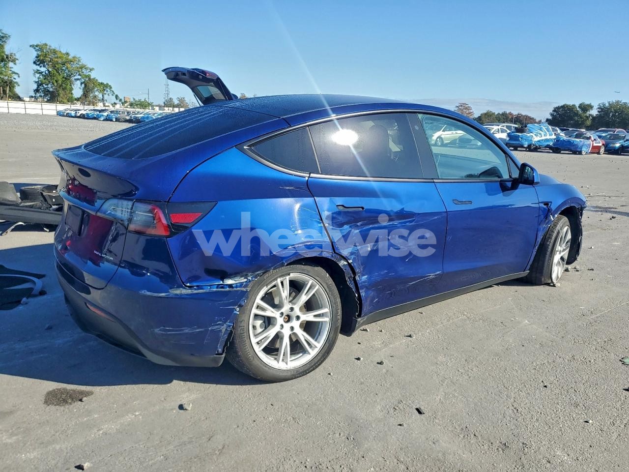 Photo 3 of 2020 TESLA MODEL Y (VIN 5YJYGDEE8LF031755)