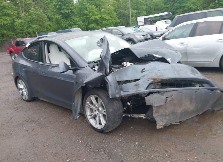 2020 Tesla Model Y LONG RANGE DUAL MOTOR ALL-WHEEL DRIVE (VIN 5YJYGDEE8LF032663) main photo