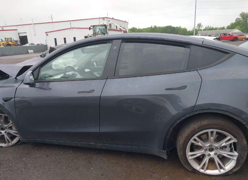 Photo 14 of 2020 Tesla Model Y LONG RANGE DUAL MOTOR ALL-WHEEL DRIVE (VIN 5YJYGDEE8LF032663)