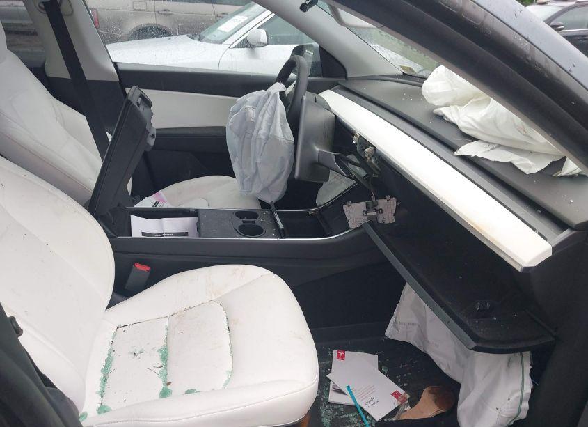 Photo 5 of 2020 Tesla Model Y LONG RANGE DUAL MOTOR ALL-WHEEL DRIVE (VIN 5YJYGDEE8LF032663)