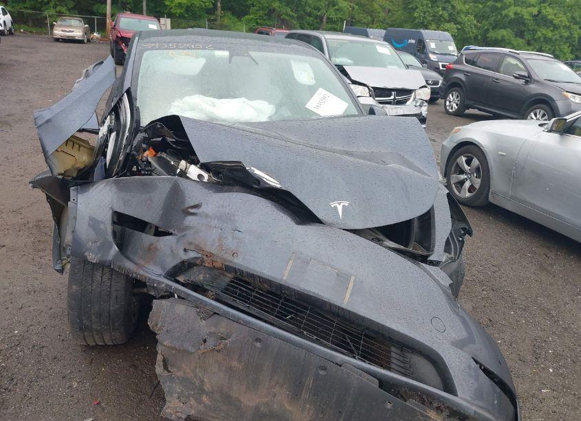 Photo 6 of 2020 Tesla Model Y LONG RANGE DUAL MOTOR ALL-WHEEL DRIVE (VIN 5YJYGDEE8LF032663)