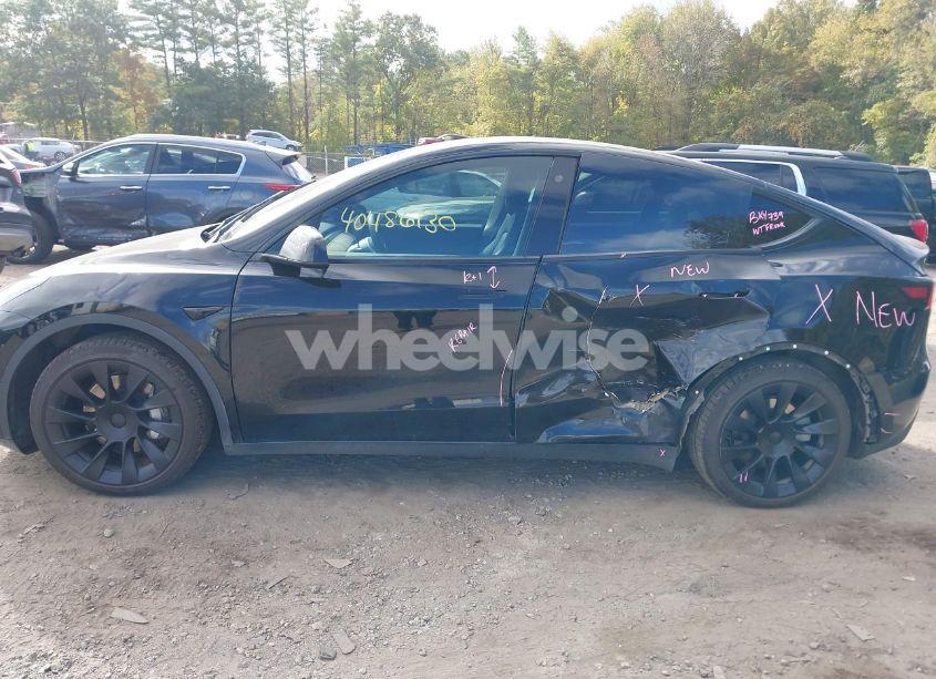 Photo 14 of 2021 Tesla Model Y LONG RANGE DUAL MOTOR ALL-WHEEL DRIVE (VIN 5YJYGDEE8MF064739)
