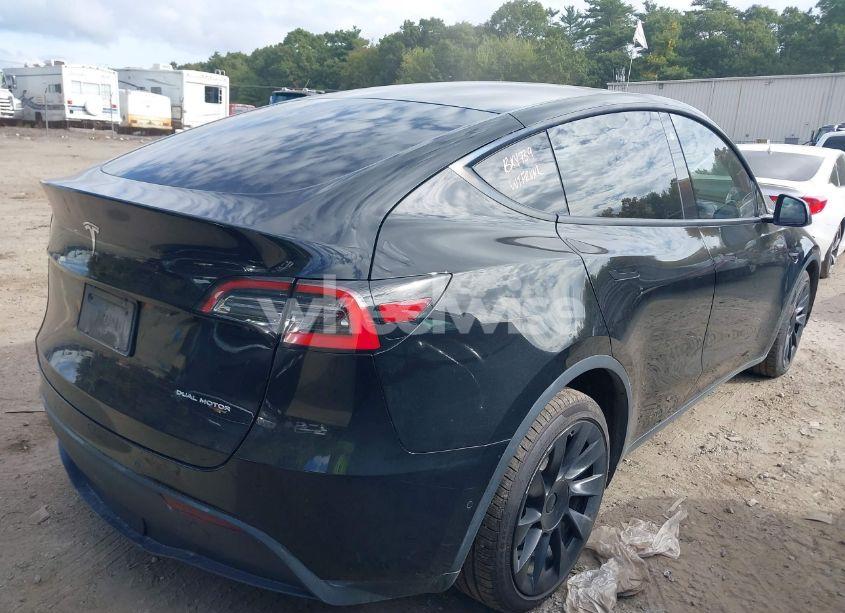 Photo 4 of 2021 Tesla Model Y LONG RANGE DUAL MOTOR ALL-WHEEL DRIVE (VIN 5YJYGDEE8MF064739)