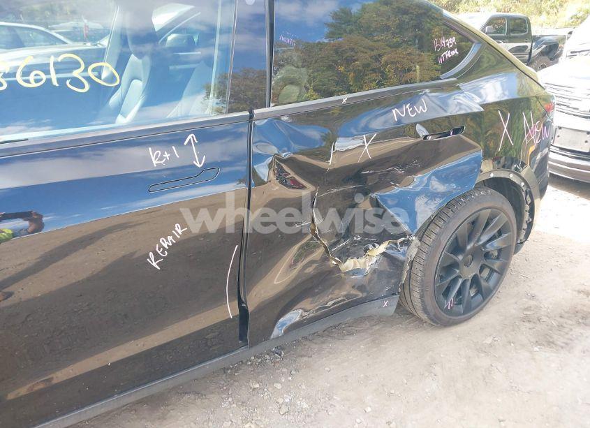 Photo 6 of 2021 Tesla Model Y LONG RANGE DUAL MOTOR ALL-WHEEL DRIVE (VIN 5YJYGDEE8MF064739)