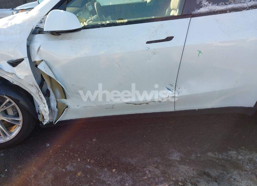 Photo 19 of 2021 Tesla Model Y LONG RANGE DUAL MOTOR ALL-WHEEL DRIVE (VIN 5YJYGDEE8MF077930)