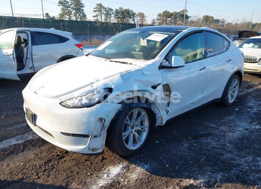 Photo 2 of 2021 Tesla Model Y LONG RANGE DUAL MOTOR ALL-WHEEL DRIVE (VIN 5YJYGDEE8MF077930)