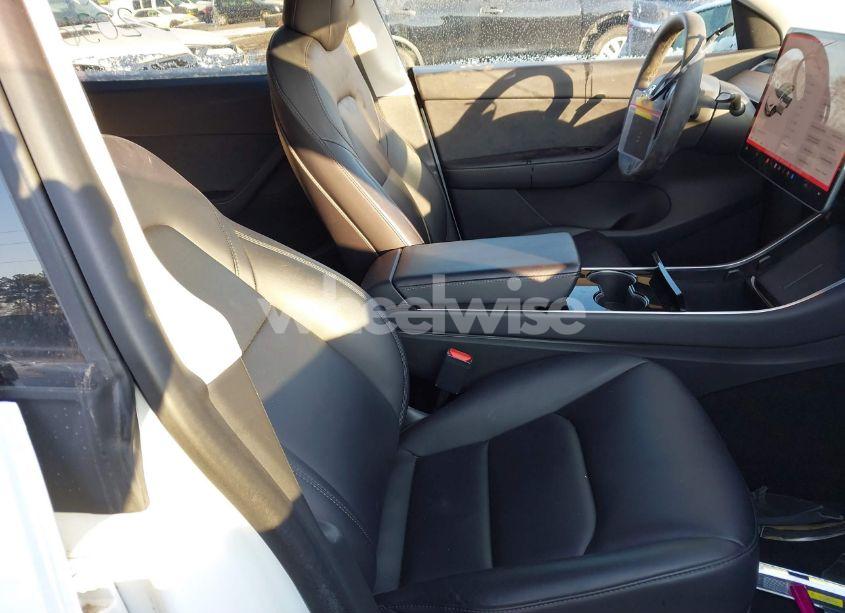 Photo 5 of 2021 Tesla Model Y LONG RANGE DUAL MOTOR ALL-WHEEL DRIVE (VIN 5YJYGDEE8MF077930)