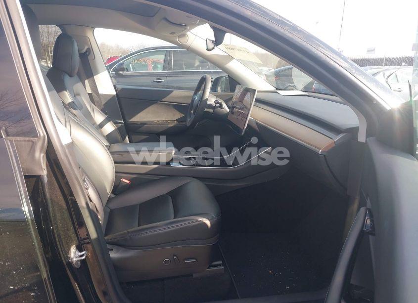 Photo 5 of 2021 Tesla Model Y LONG RANGE DUAL MOTOR ALL-WHEEL DRIVE (VIN 5YJYGDEE8MF078740)