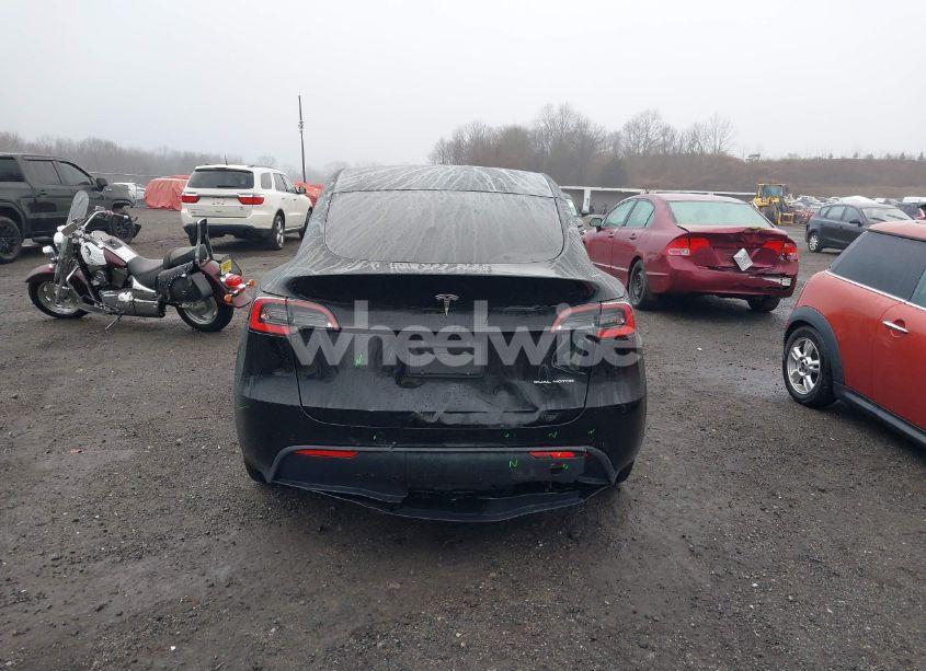 Photo 17 of 2021 Tesla Model Y LONG RANGE DUAL MOTOR ALL-WHEEL DRIVE (VIN 5YJYGDEE8MF101028)