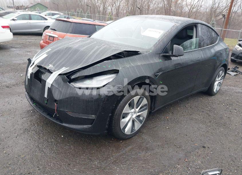 Photo 2 of 2021 Tesla Model Y LONG RANGE DUAL MOTOR ALL-WHEEL DRIVE (VIN 5YJYGDEE8MF101028)
