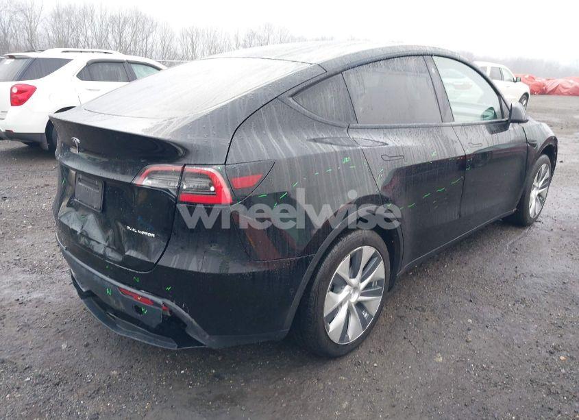 Photo 4 of 2021 Tesla Model Y LONG RANGE DUAL MOTOR ALL-WHEEL DRIVE (VIN 5YJYGDEE8MF101028)