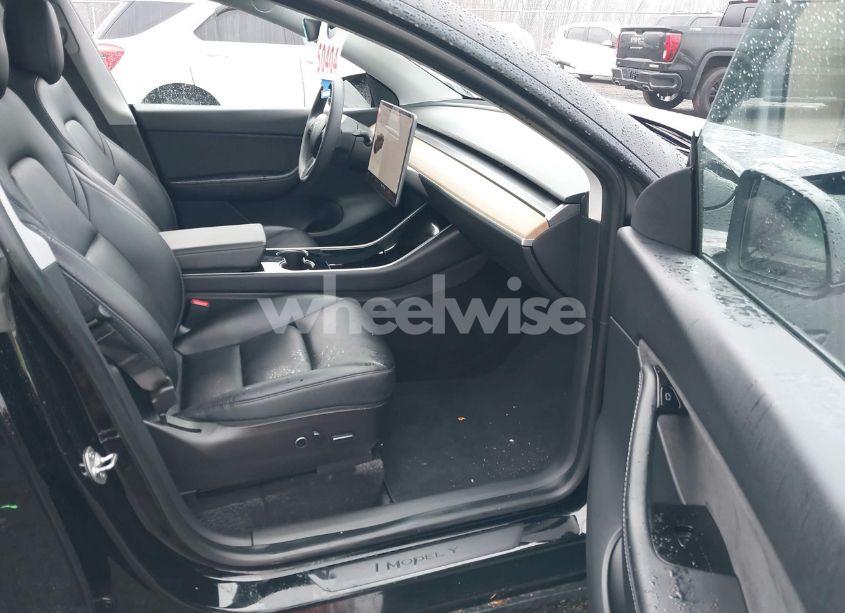 Photo 5 of 2021 Tesla Model Y LONG RANGE DUAL MOTOR ALL-WHEEL DRIVE (VIN 5YJYGDEE8MF101028)