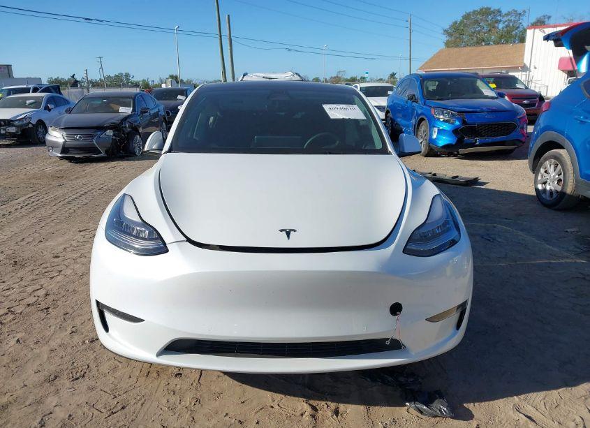 Photo 11 of 2021 Tesla Model Y LONG RANGE DUAL MOTOR ALL-WHEEL DRIVE (VIN 5YJYGDEE8MF115429)