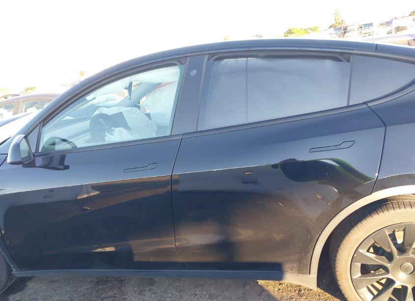 Photo 13 of 2021 Tesla Model Y LONG RANGE DUAL MOTOR ALL-WHEEL DRIVE (VIN 5YJYGDEE8MF138774)