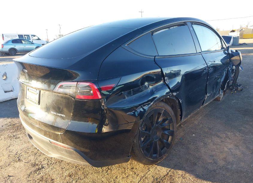Photo 4 of 2021 Tesla Model Y LONG RANGE DUAL MOTOR ALL-WHEEL DRIVE (VIN 5YJYGDEE8MF138774)