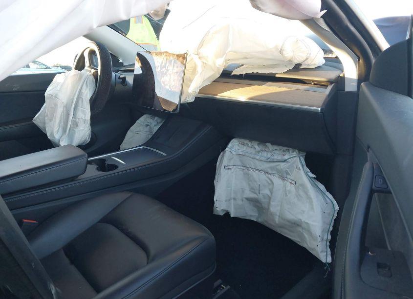 Photo 5 of 2021 Tesla Model Y LONG RANGE DUAL MOTOR ALL-WHEEL DRIVE (VIN 5YJYGDEE8MF138774)