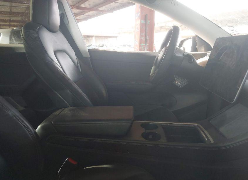 Photo 5 of 2021 Tesla Model Y LONG RANGE DUAL MOTOR ALL-WHEEL DRIVE (VIN 5YJYGDEE8MF200464)