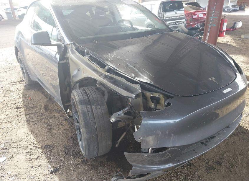 Photo 6 of 2021 Tesla Model Y LONG RANGE DUAL MOTOR ALL-WHEEL DRIVE (VIN 5YJYGDEE8MF200464)