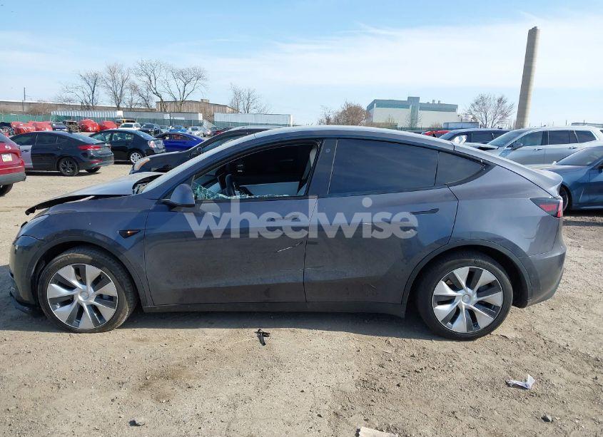 Photo 13 of 2021 Tesla Model Y LONG RANGE DUAL MOTOR ALL-WHEEL DRIVE (VIN 5YJYGDEE8MF202568)
