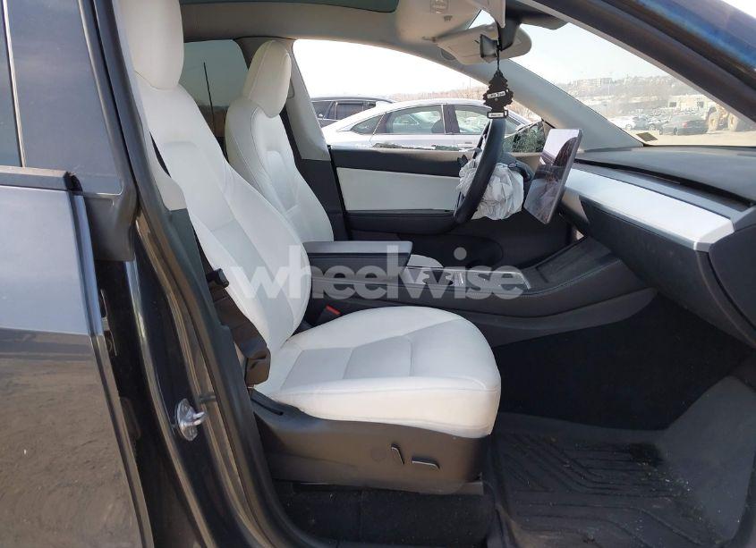 Photo 5 of 2021 Tesla Model Y LONG RANGE DUAL MOTOR ALL-WHEEL DRIVE (VIN 5YJYGDEE8MF202568)
