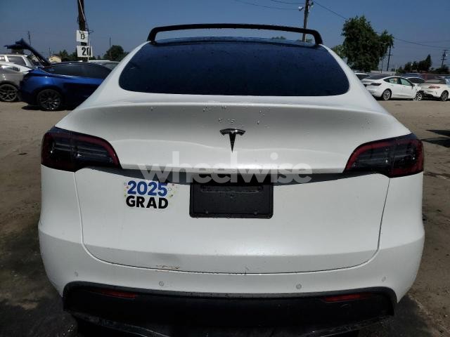 2021 TESLA MODEL Y (VIN 5YJYGDEE8MF231584) main photo