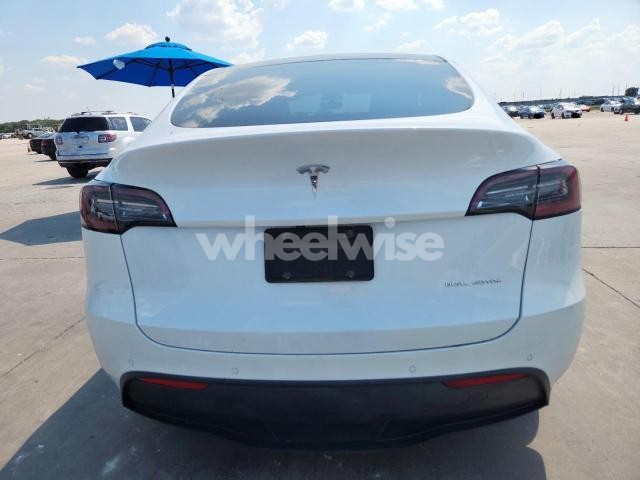 Photo 10 of 2020 TESLA MODEL Y (VIN 5YJYGDEE9LF032607)