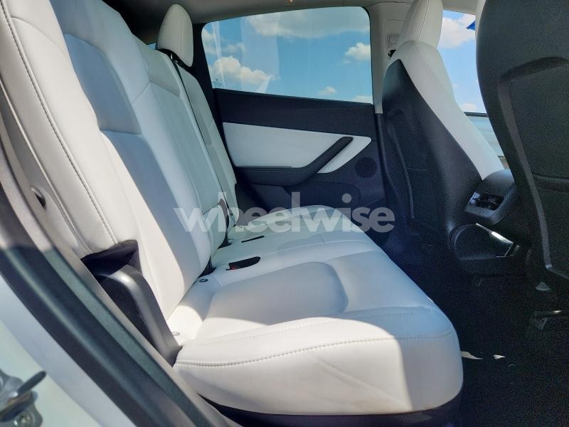 Photo 8 of 2020 TESLA MODEL Y (VIN 5YJYGDEE9LF032607)