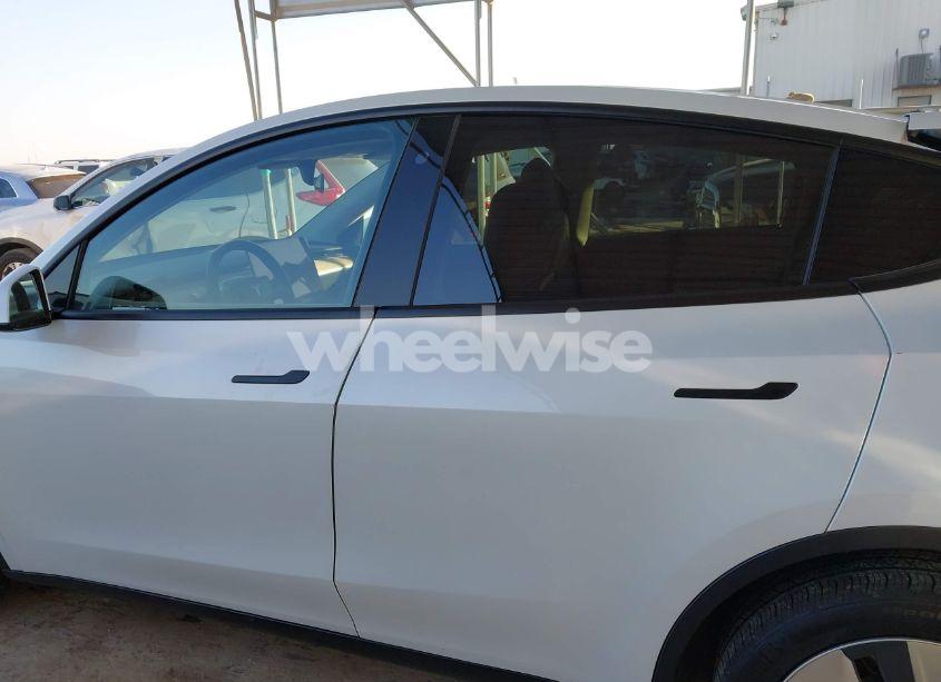 Photo 13 of 2020 Tesla Model Y LONG RANGE DUAL MOTOR ALL-WHEEL DRIVE (VIN 5YJYGDEE9LF043865)