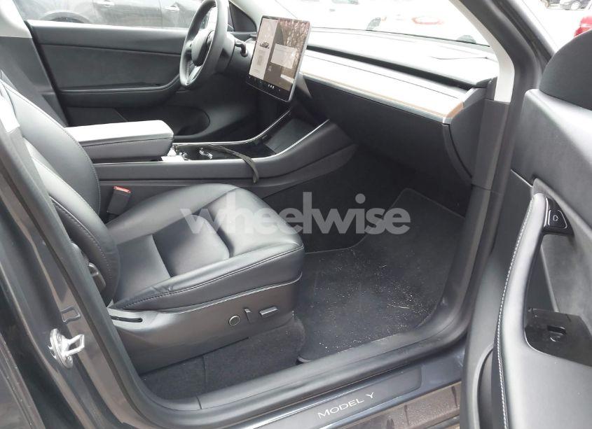 Photo 5 of 2021 Tesla Model Y LONG RANGE DUAL MOTOR ALL-WHEEL DRIVE (VIN 5YJYGDEE9MF086636)