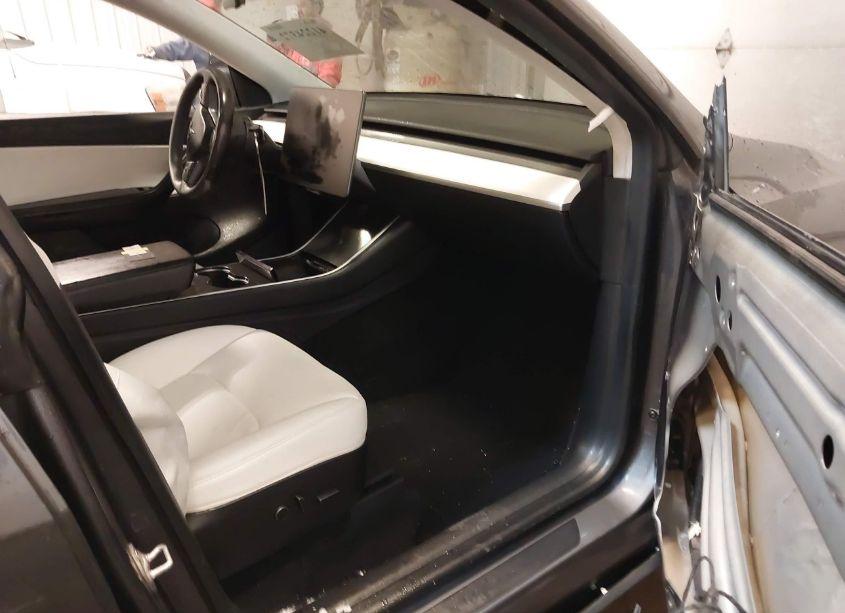 Photo 5 of 2021 Tesla Model Y LONG RANGE DUAL MOTOR ALL-WHEEL DRIVE (VIN 5YJYGDEE9MF109820)