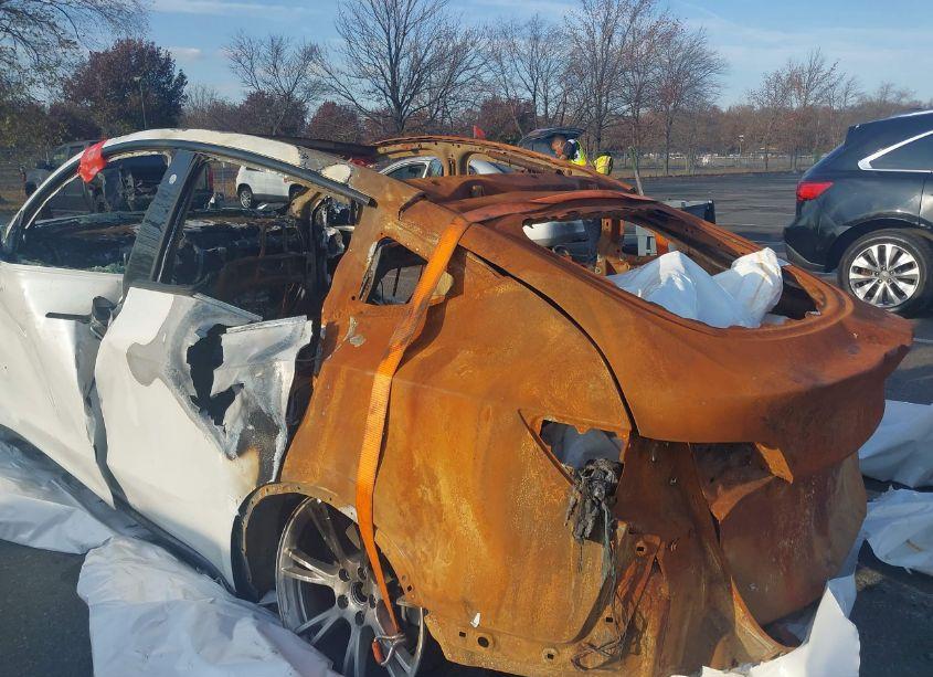Photo 12 of 2021 Tesla Model Y LONG RANGE DUAL MOTOR ALL-WHEEL DRIVE (VIN 5YJYGDEE9MF117903)