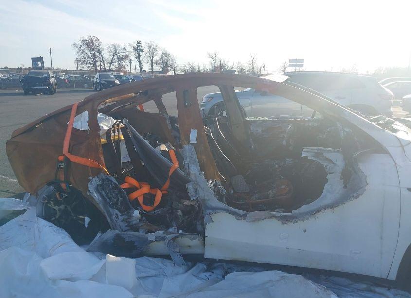 Photo 6 of 2021 Tesla Model Y LONG RANGE DUAL MOTOR ALL-WHEEL DRIVE (VIN 5YJYGDEE9MF117903)