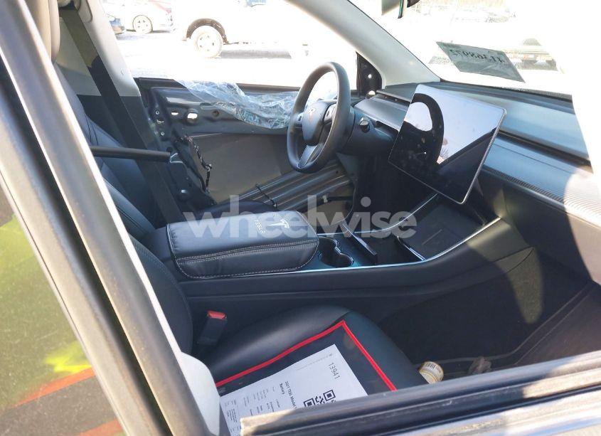 Photo 5 of 2021 Tesla Model Y LONG RANGE DUAL MOTOR ALL-WHEEL DRIVE (VIN 5YJYGDEE9MF119909)