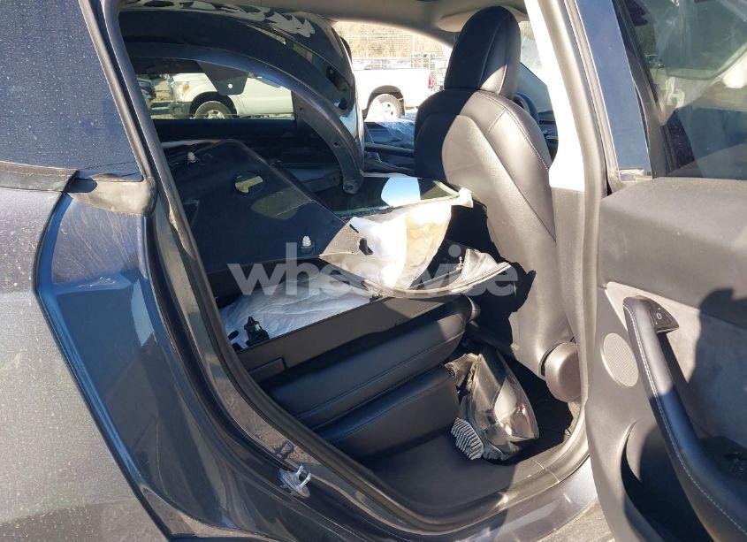 Photo 8 of 2021 Tesla Model Y LONG RANGE DUAL MOTOR ALL-WHEEL DRIVE (VIN 5YJYGDEE9MF119909)
