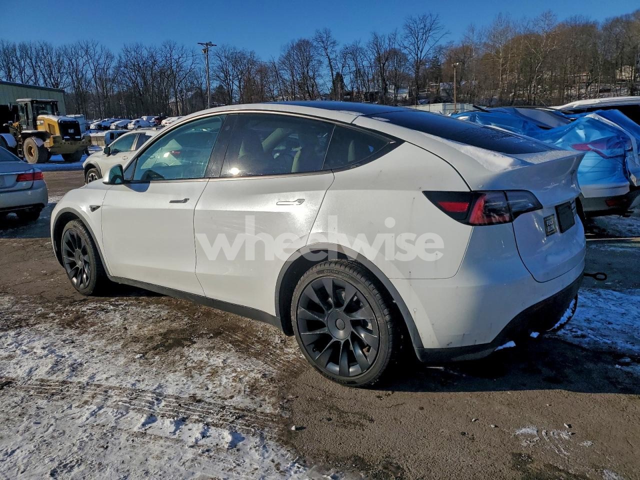 Photo 2 of 2021 TESLA MODEL Y (VIN 5YJYGDEE9MF130098)