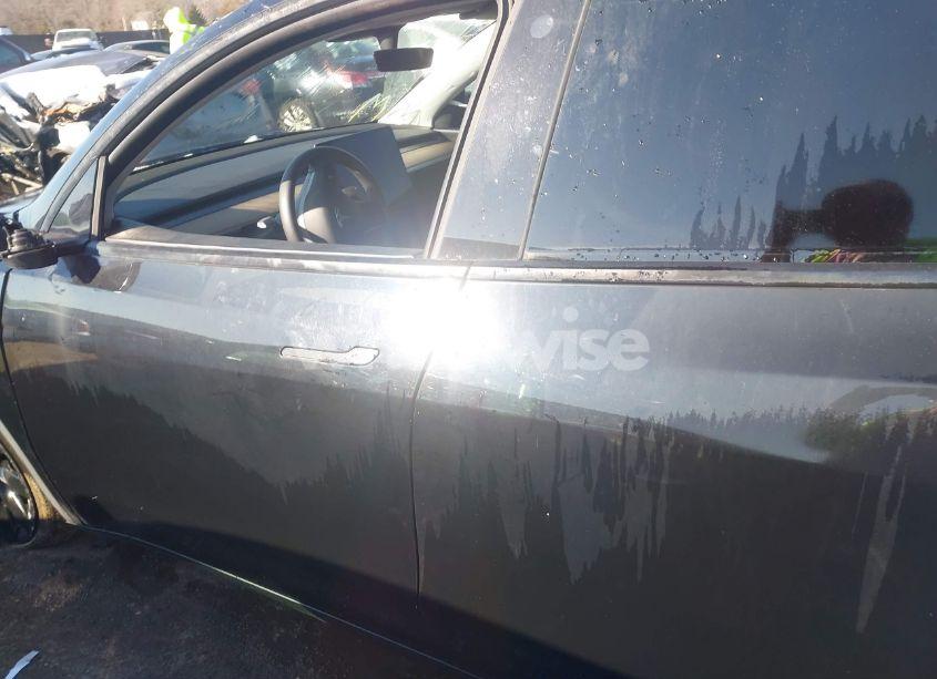 Photo 13 of 2021 Tesla Model Y LONG RANGE DUAL MOTOR ALL-WHEEL DRIVE (VIN 5YJYGDEE9MF278946)