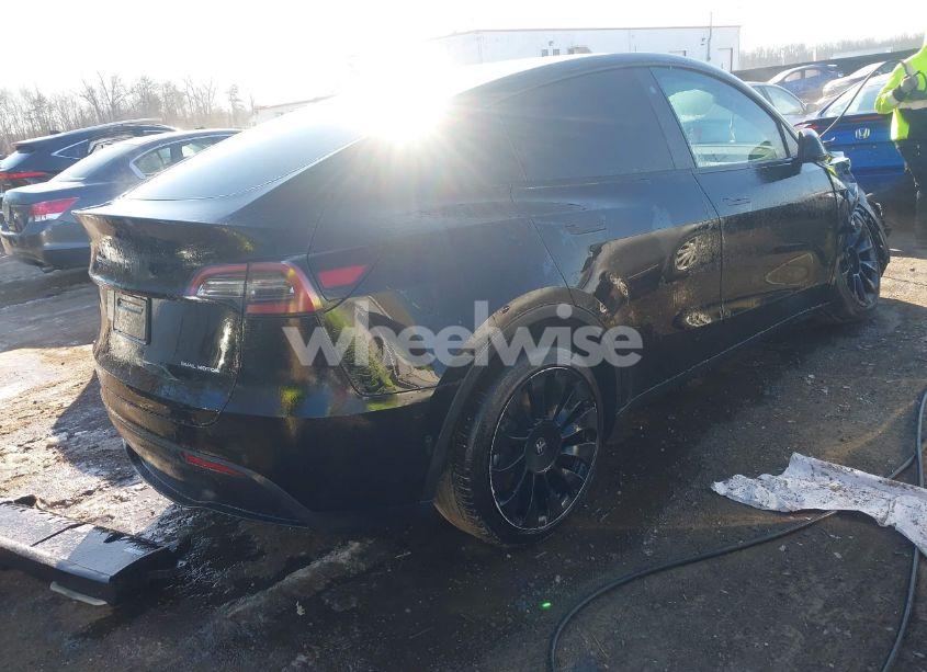 Photo 3 of 2021 Tesla Model Y LONG RANGE DUAL MOTOR ALL-WHEEL DRIVE (VIN 5YJYGDEE9MF278946)