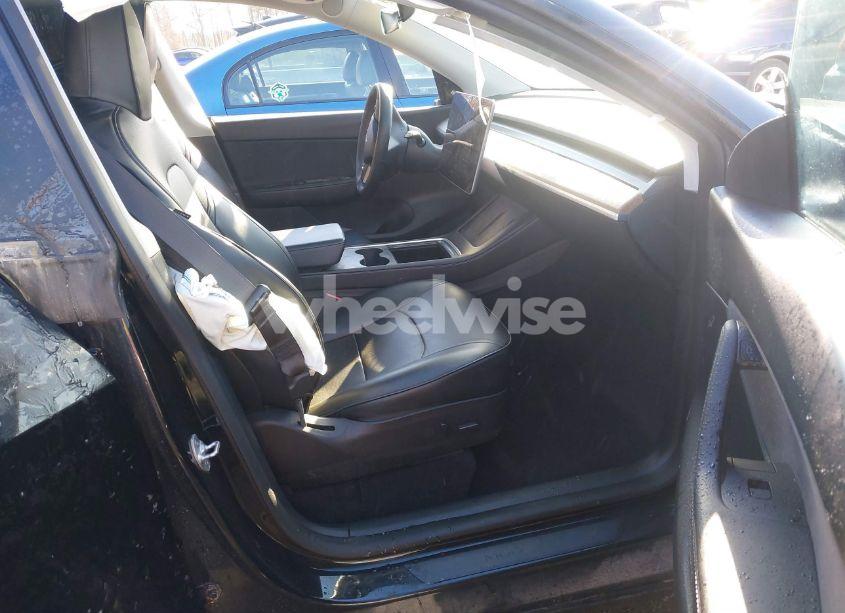 Photo 4 of 2021 Tesla Model Y LONG RANGE DUAL MOTOR ALL-WHEEL DRIVE (VIN 5YJYGDEE9MF278946)