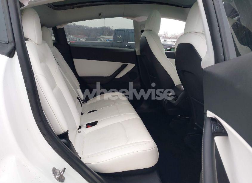 Photo 8 of 2021 Tesla Model Y LONG RANGE DUAL MOTOR ALL-WHEEL DRIVE (VIN 5YJYGDEEXMF071157)