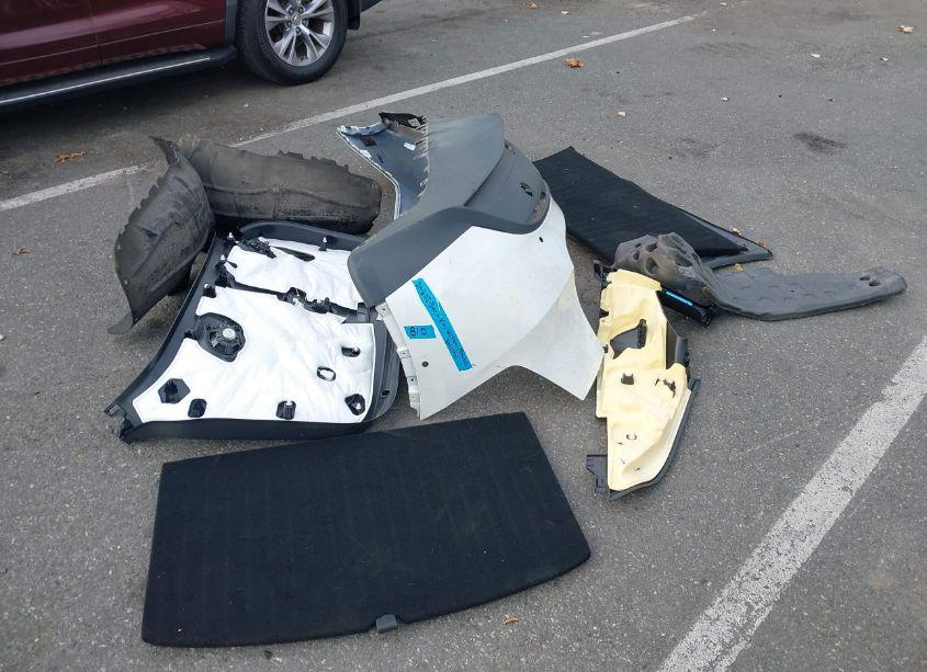 Photo 11 of 2021 Tesla Model Y LONG RANGE DUAL MOTOR ALL-WHEEL DRIVE (VIN 5YJYGDEEXMF083289)