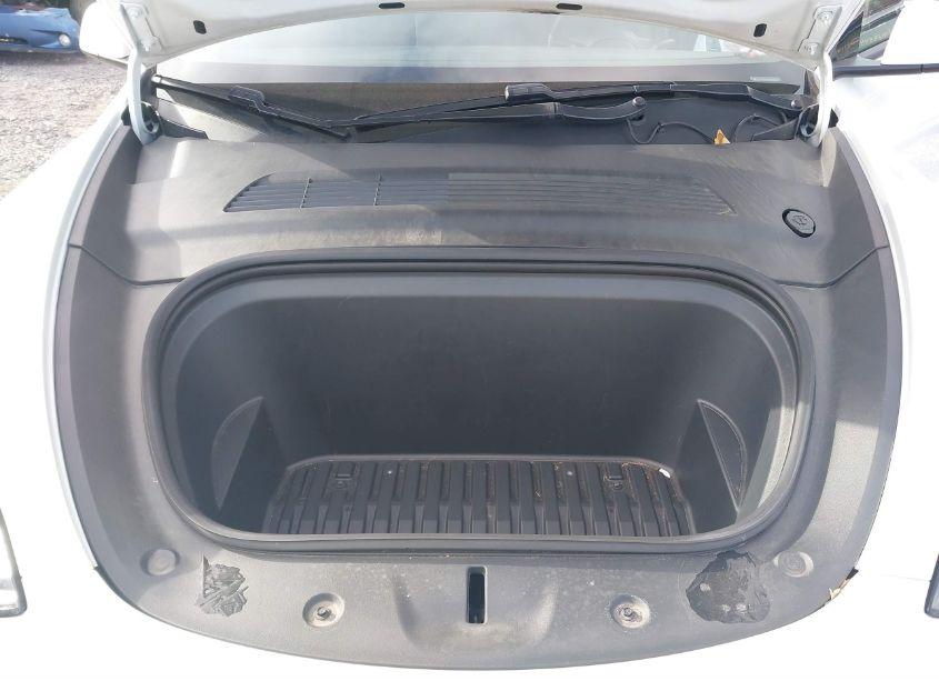 Photo 10 of 2021 Tesla Model Y LONG RANGE DUAL MOTOR ALL-WHEEL DRIVE (VIN 5YJYGDEEXMF083759)