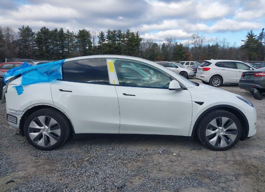 Photo 13 of 2021 Tesla Model Y LONG RANGE DUAL MOTOR ALL-WHEEL DRIVE (VIN 5YJYGDEEXMF083759)