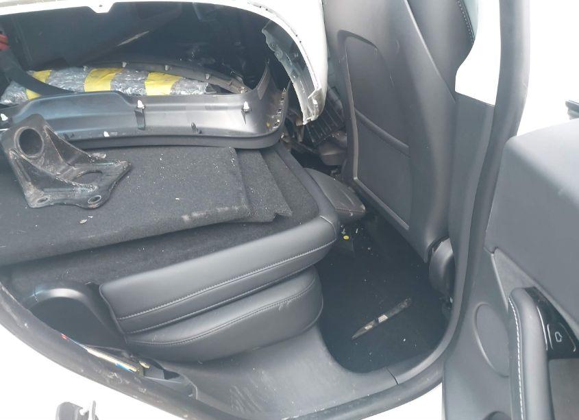 Photo 8 of 2021 Tesla Model Y LONG RANGE DUAL MOTOR ALL-WHEEL DRIVE (VIN 5YJYGDEEXMF083759)