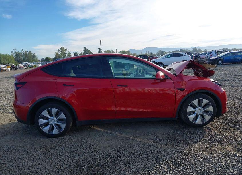Photo 14 of 2021 Tesla Model Y LONG RANGE DUAL MOTOR ALL-WHEEL DRIVE (VIN 5YJYGDEEXMF092025)