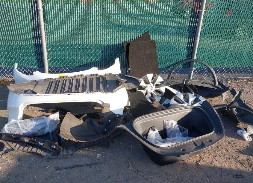 Photo 12 of 2021 Tesla Model Y LONG RANGE DUAL MOTOR ALL-WHEEL DRIVE (VIN 5YJYGDEEXMF098665)